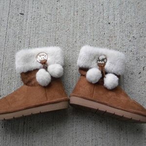 Michael Kors pom pom boots- toddler